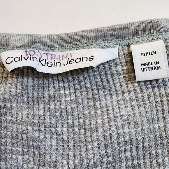 Calvin Klein Jeans Sleeveless Cropped Henley in Gray Size S - Picture 6 of 9